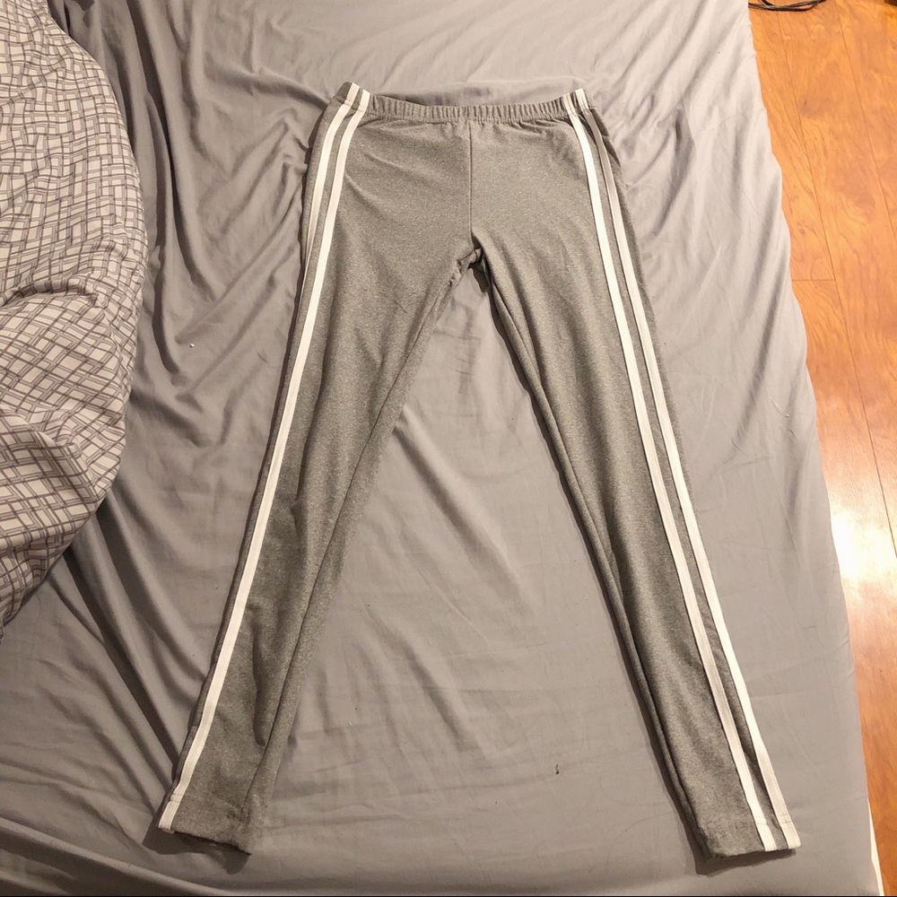 Heather Grey & White Double Striped Leggings